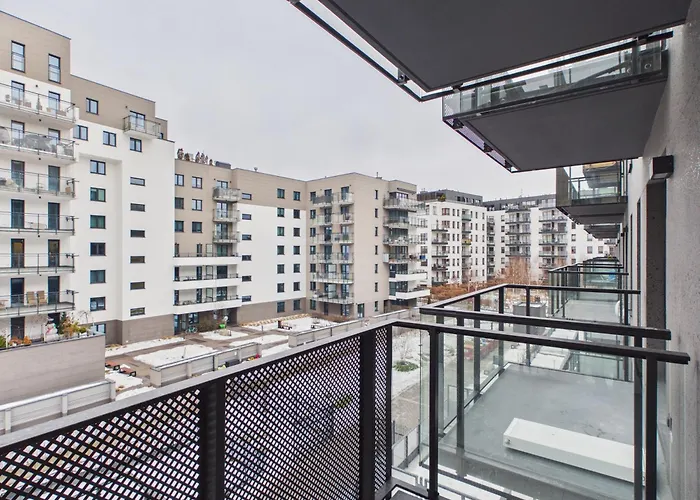 Kierbedzia 4 Superapart Near To Olinek Apartman